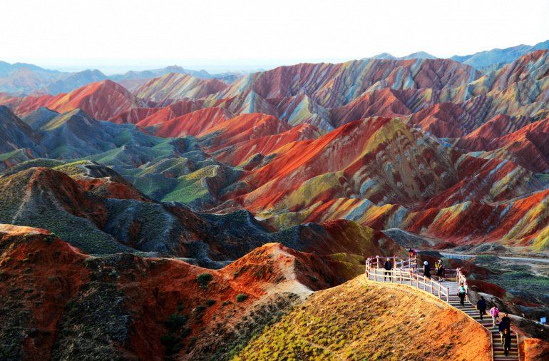 Цветные скалы Китай